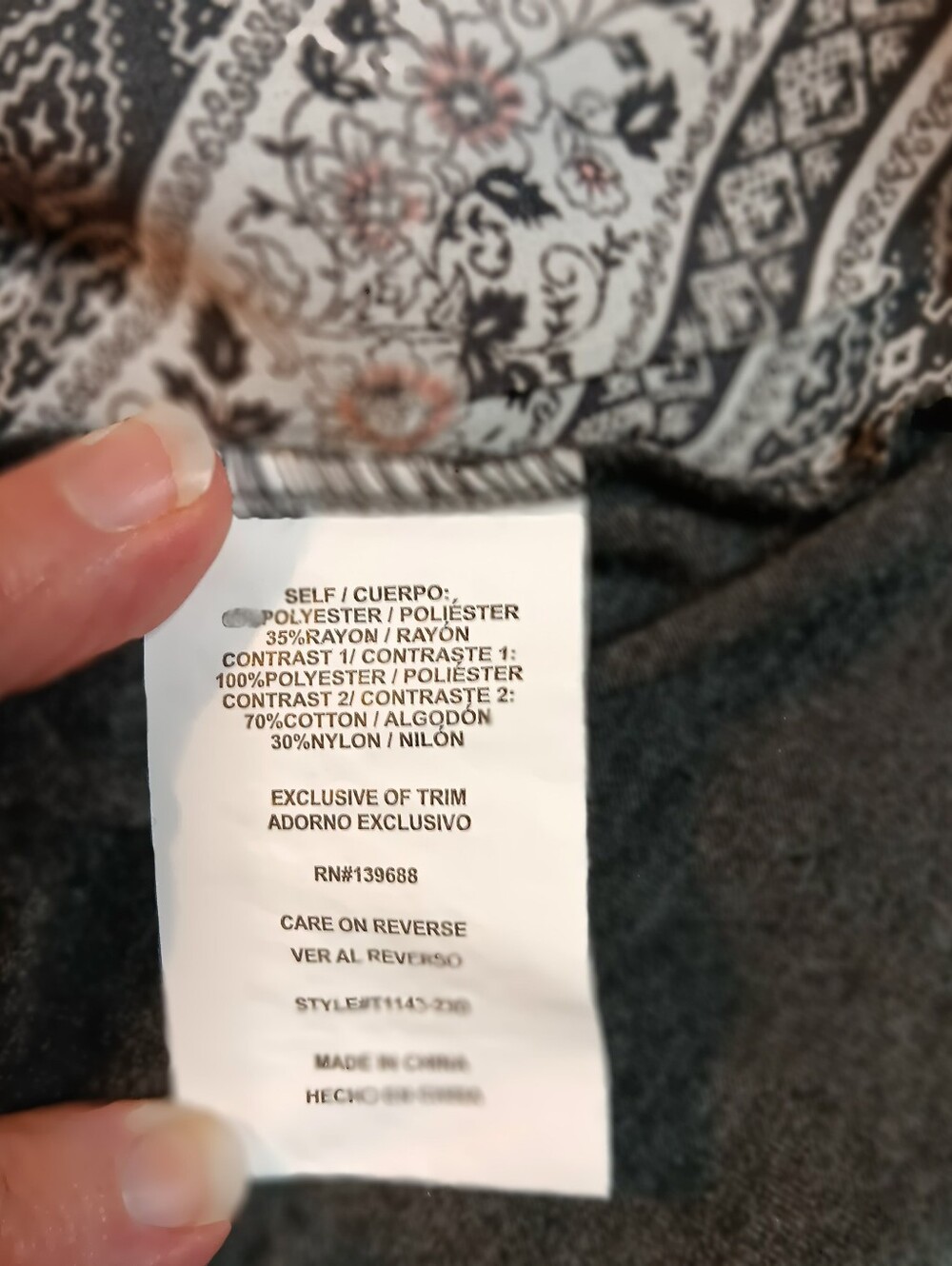 Taylor & Sage Women's Large Black/Peach Floral Print & Crochet Lace Trim Top - Picture 4 of 7